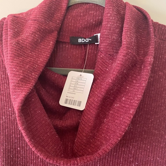 ✨NWT✨ - BDG - Flowy Knit Sleeveless Top - Picture 4 of 6